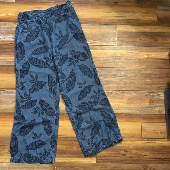 Land N Sea Pants - Land N Sea Floral wide leg pull on pants size small